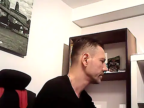 Snapshot of mastercharisma35 chatting on 04/13/26, 09:48 mastercharisma35 online show from 04/13/26, 09:48