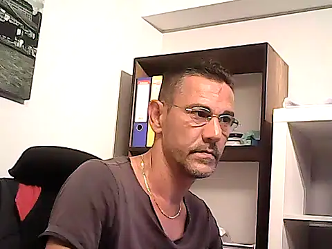 Snapshot of mastercharisma35 chatting on 06/15/26, 12:07 mastercharisma35 online show from 06/15/26, 12:07