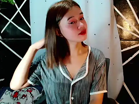 Snapshot of urgirl_mikah chatting on 09/26/25, 09:19 urgirl mikah online show from 09/26/25, 09:19