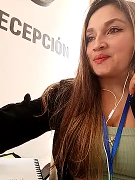 Snapshot of ALEJA__07 chatting on 09/17/25, 01:24 ALEJA 07 online show from 09/17/25, 01:24