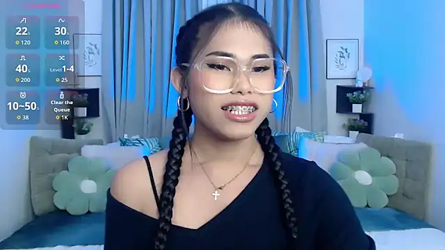 PrettyBlythes TS online show from 10/25/25, 09:28