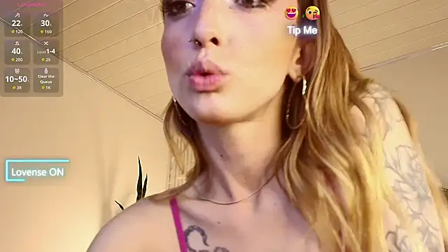 Snapshot of sidneylove_ chatting on 10/02/25, 02:57 sidneylove  online show from 10/02/25, 02:57