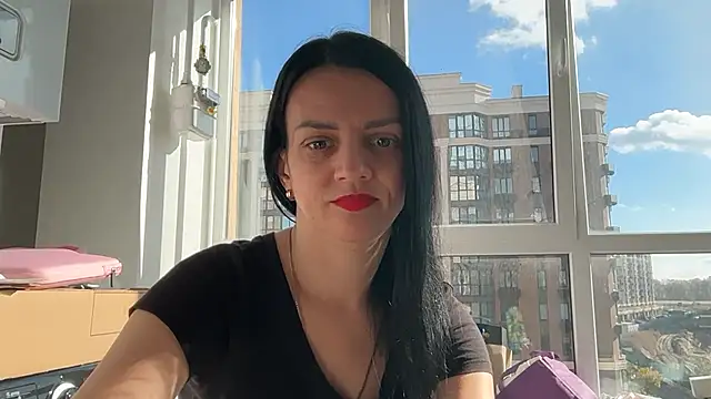 Snapshot of Sladosttss chatting on 10/28/25, 09:46 Sladosttss online show from 10/28/25, 09:46