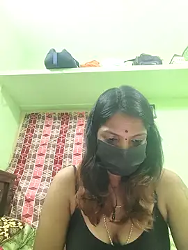 Snapshot of Tamil_Ishu chatting on 10/24/25, 10:55 Tamil Ishu online show from 10/24/25, 10:55