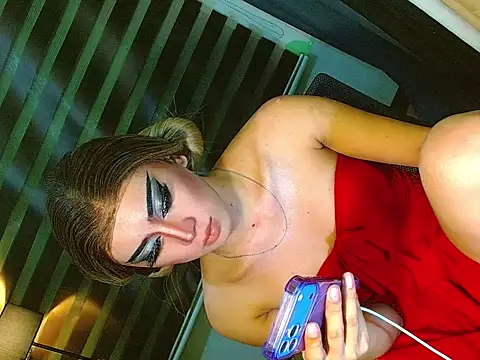 Snapshot of Queen_yasii_88 chatting on 06/12/26, 07:35 Queen yasii 88 online show from 06/12/26, 07:35