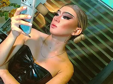 Snapshot of Queen_yasii_88 chatting on 07/02/26, 12:55 Queen yasii 88 online show from 07/02/26, 12:55