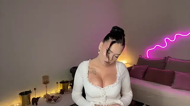 mistress of hearts online show from 05/22/26, 08:14