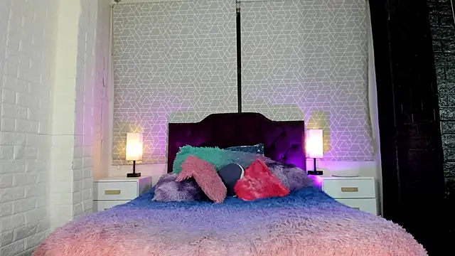 Snapshot of Zamara_Kleii chatting on 10/03/25, 03:25 Zamara Kleii online show from 10/03/25, 03:25