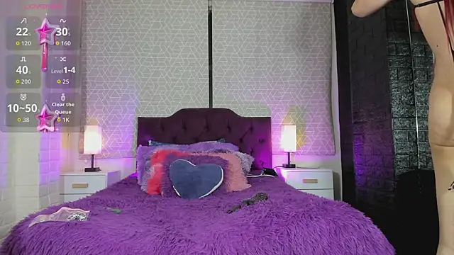 Snapshot of Zamara_Kleii chatting on 10/21/25, 04:46 Zamara Kleii online show from 10/21/25, 04:46