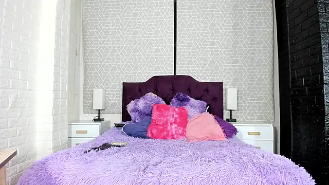 Zamara Kleii online show from 11/08/25, 04:34