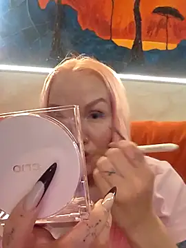 Snapshot of KateMonroe chatting on 04/10/26, 09:41 KateMonroe online show from 04/10/26, 09:41