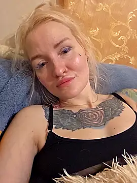 Snapshot of KateMonroe chatting on 04/25/26, 10:07 KateMonroe online show from 04/25/26, 10:07
