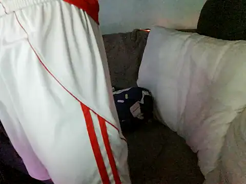 boyhigh1997 online show from 10/12/25, 05:34