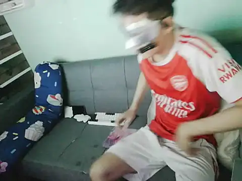 boyhigh1997 online show from 10/29/25, 07:43