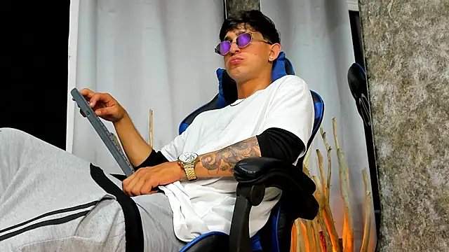 Snapshot of damiann_wilians24 chatting on 09/24/25, 12:47 damiann wilians24 online show from 09/24/25, 12:47