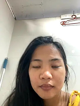 Snapshot of princess_janine chatting on 10/22/25, 06:35 princess janine online show from 10/22/25, 06:35