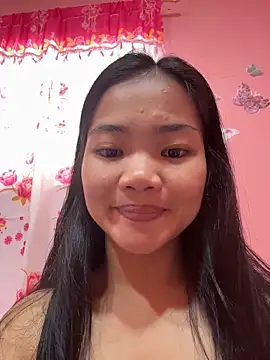 Snapshot of princess_janine chatting on 10/23/25, 12:10 princess janine online show from 10/23/25, 12:10