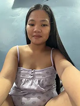 Snapshot of princess_janine chatting on 06/27/26, 05:23 princess janine online show from 06/27/26, 05:23