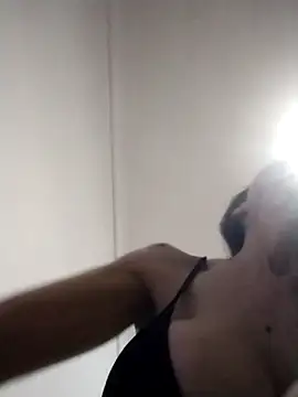 Snapshot of chicalunar24 chatting on 09/24/25, 05:16 chicalunar24 online show from 09/24/25, 05:16