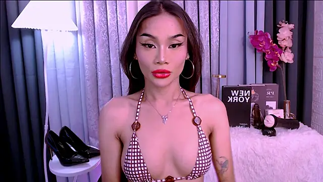 Snapshot of Coka_bella chatting on 06/22/26, 10:51 Coka bella online show from 06/22/26, 10:51