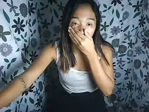 Snapshot of Virgen_christine01 chatting on 03/09/26, 04:55 Virgen christine01 online show from 03/09/26, 04:55