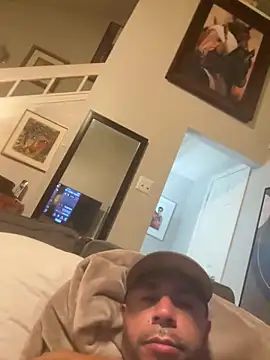 Snapshot of Rcarrasco15 chatting on 04/18/26, 09:35 Rcarrasco15 online show from 04/18/26, 09:35