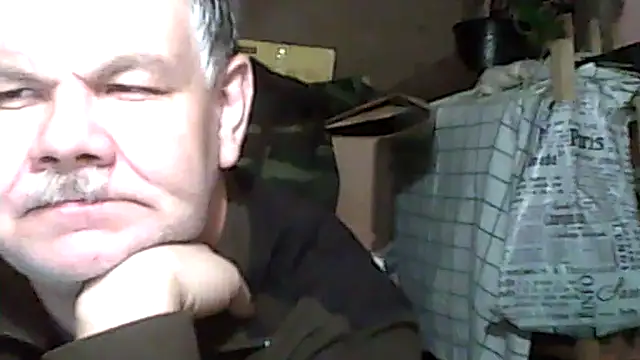 Snapshot of A1B3- chatting on 11/20/25, 04:40 A1B3- online show from 11/20/25, 04:40