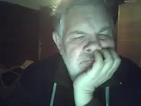 Snapshot of A1B3- chatting on 01/10/26, 04:31 A1B3- online show from 01/10/26, 04:31