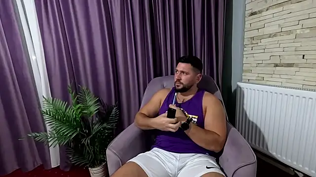 Gold Alpha Boy online show from 10/07/25, 04:59