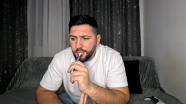 Gold Alpha Boy online show from 11/08/25, 04:40