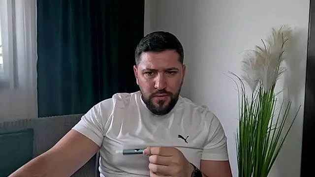 Gold Alpha Boy online show from 04/15/26, 01:07