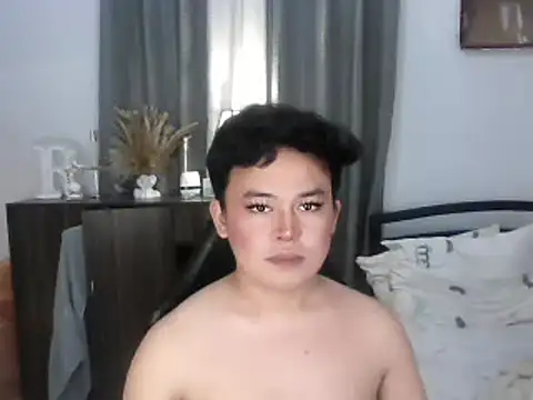 Snapshot of annocentboy chatting on 11/01/25, 01:24 annocentboy online show from 11/01/25, 01:24