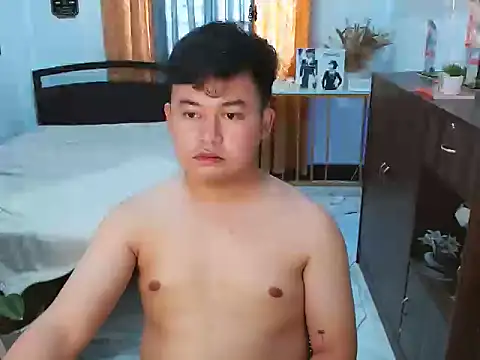 Snapshot of annocentboy chatting on 03/08/26, 02:04 annocentboy online show from 03/08/26, 02:04