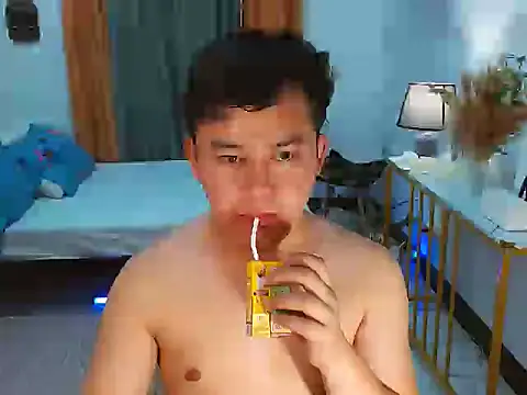 Snapshot of annocentboy chatting on 03/20/26, 01:38 annocentboy online show from 03/20/26, 01:38