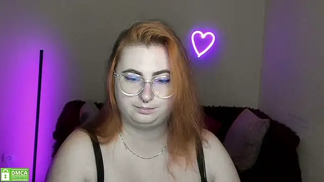 Snapshot of Alicia_love00 chatting on 09/18/25, 05:31 Alicia love00 online show from 09/18/25, 05:31