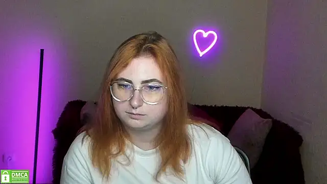 Snapshot of Alicia_love00 chatting on 09/19/25, 05:31 Alicia love00 online show from 09/19/25, 05:31
