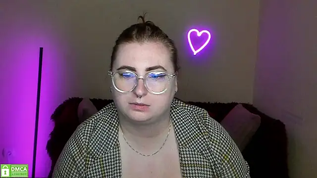 Snapshot of Alicia_love00 chatting on 09/23/25, 05:21 Alicia love00 online show from 09/23/25, 05:21