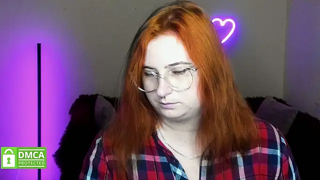 Snapshot of Alicia_love00 chatting on 10/05/25, 05:28 Alicia love00 online show from 10/05/25, 05:28
