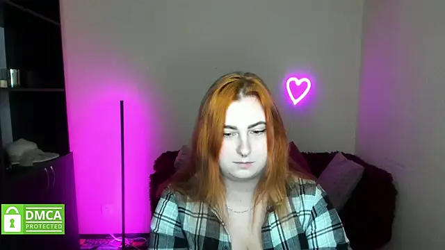 Snapshot of Alicia_love00 chatting on 10/20/25, 05:24 Alicia love00 online show from 10/20/25, 05:24