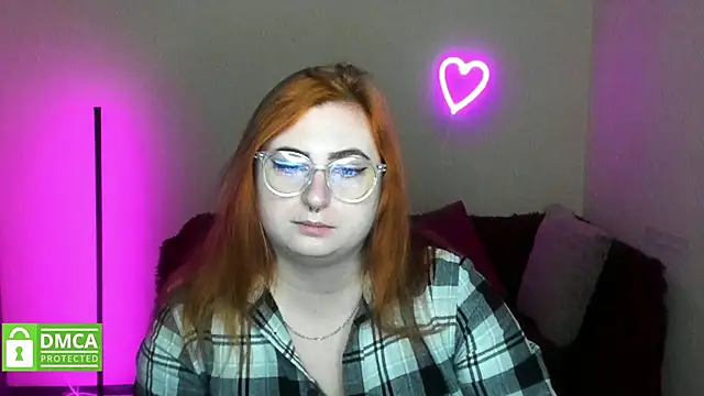 Snapshot of Alicia_love00 chatting on 10/24/25, 05:26 Alicia love00 online show from 10/24/25, 05:26