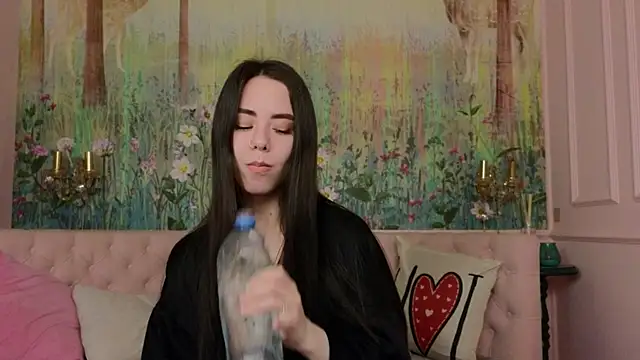 Snapshot of IvoryWood_ chatting on 06/14/26, 07:49 IvoryWood online show from 06/14/26, 07:49
