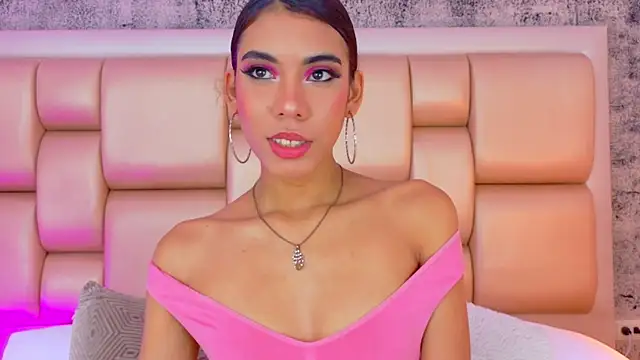 Snapshot of BellaHarper1 chatting on 09/11/25, 12:49 BellaHarper1 online show from 09/11/25, 12:49