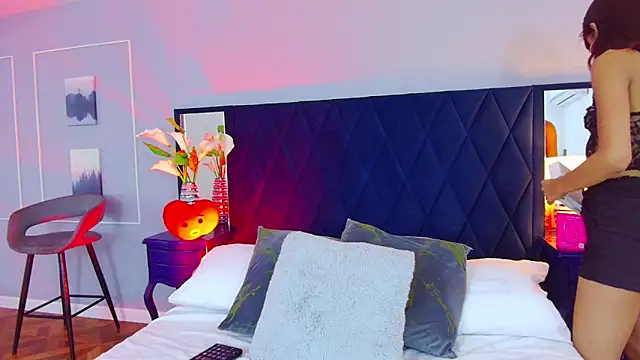 Snapshot of BellaHarper1 chatting on 10/10/25, 01:54 BellaHarper1 online show from 10/10/25, 01:54