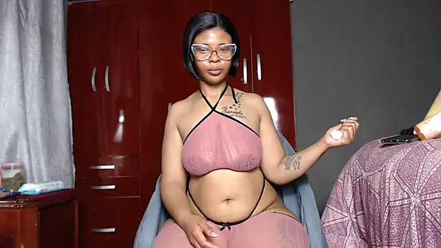 Snapshot of DiamondHaze2 chatting on 09/24/25, 11:19 DiamondHaze2 online show from 09/24/25, 11:19