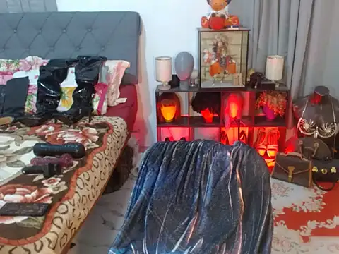 Snapshot of Lustfulcassy chatting on 11/04/25, 12:43 Lustfulcassy online show from 11/04/25, 12:43