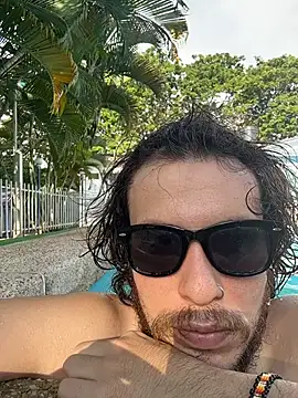 Luxx 14 online show from 11/30/25, 09:08