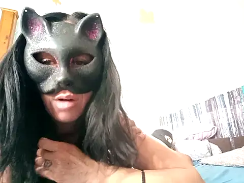 Snapshot of Sandrasweetgirl chatting on 10/21/25, 09:21 Sandrasweetgirl online show from 10/21/25, 09:21