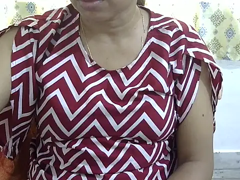 Snapshot of CHAMELI4747 chatting on 04/30/26, 07:14 CHAMELI4747 online show from 04/30/26, 07:14