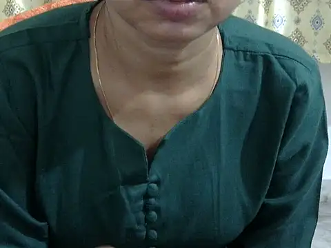 Snapshot of CHAMELI4747 chatting on 05/01/26, 01:48 CHAMELI4747 online show from 05/01/26, 01:48