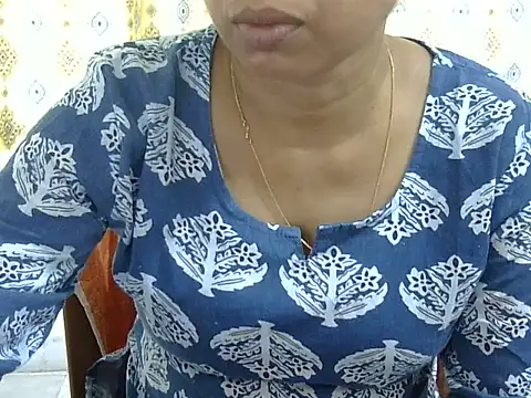 Snapshot of CHAMELI4747 chatting on 05/28/26, 09:06 CHAMELI4747 online show from 05/28/26, 09:06